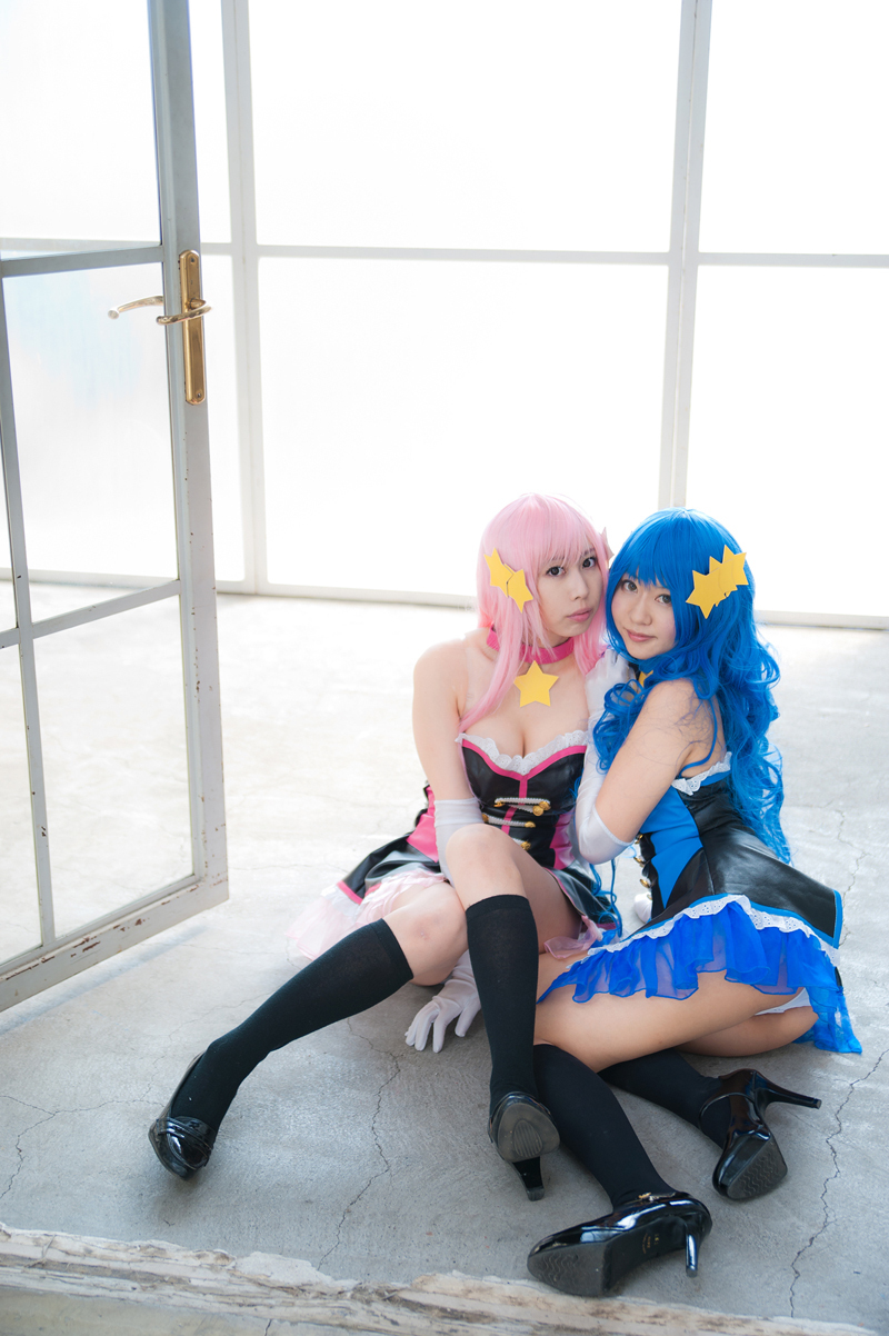 [Cosplay] 双姐妹性感cos制服写真